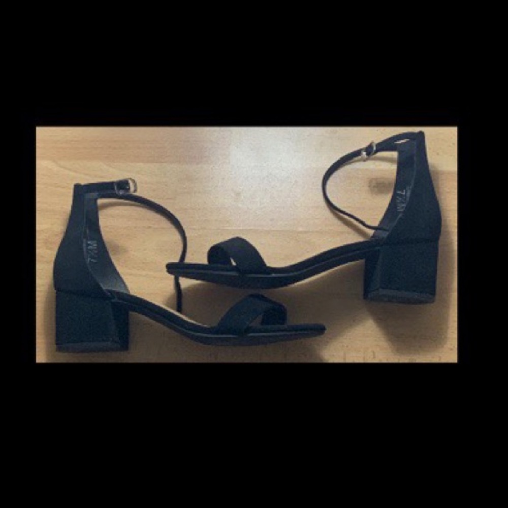 heels - Picture 2 of 4